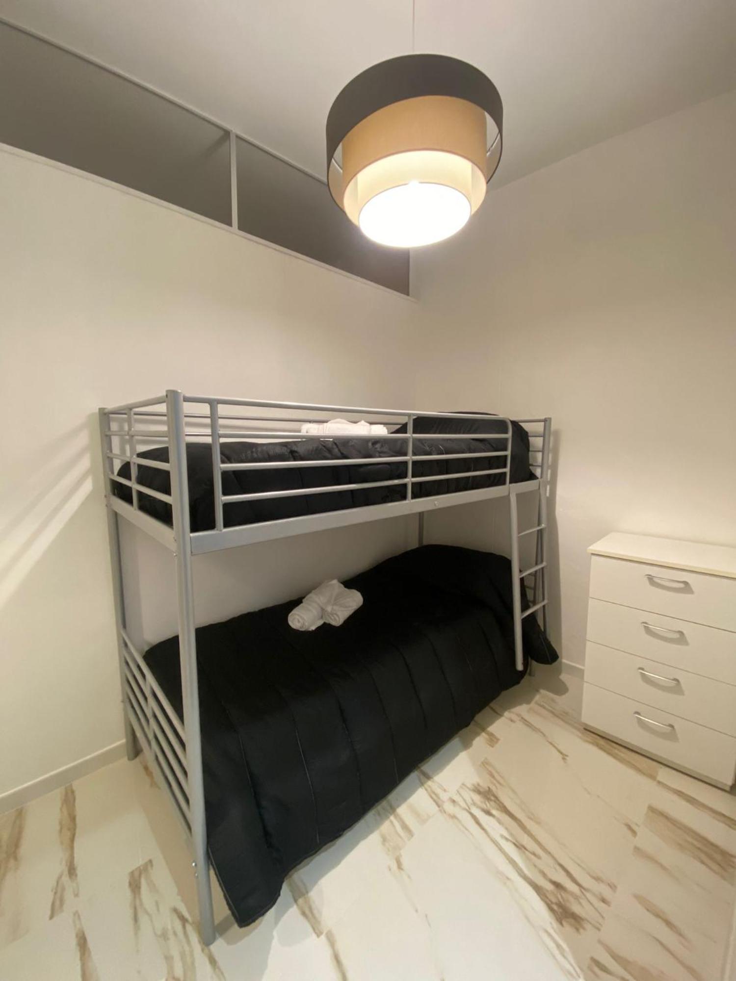 Mada'S Apartment Comfort Бари Экстерьер фото