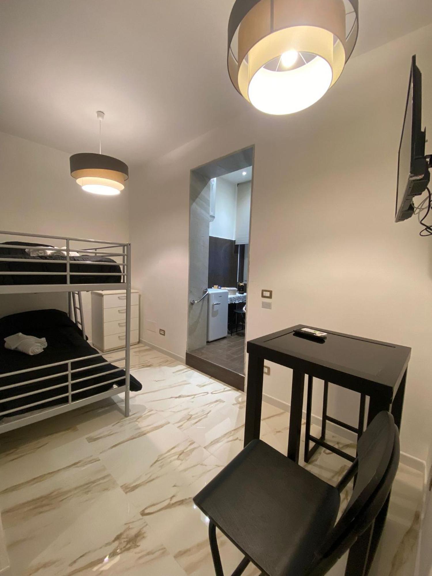 Mada'S Apartment Comfort Бари Экстерьер фото