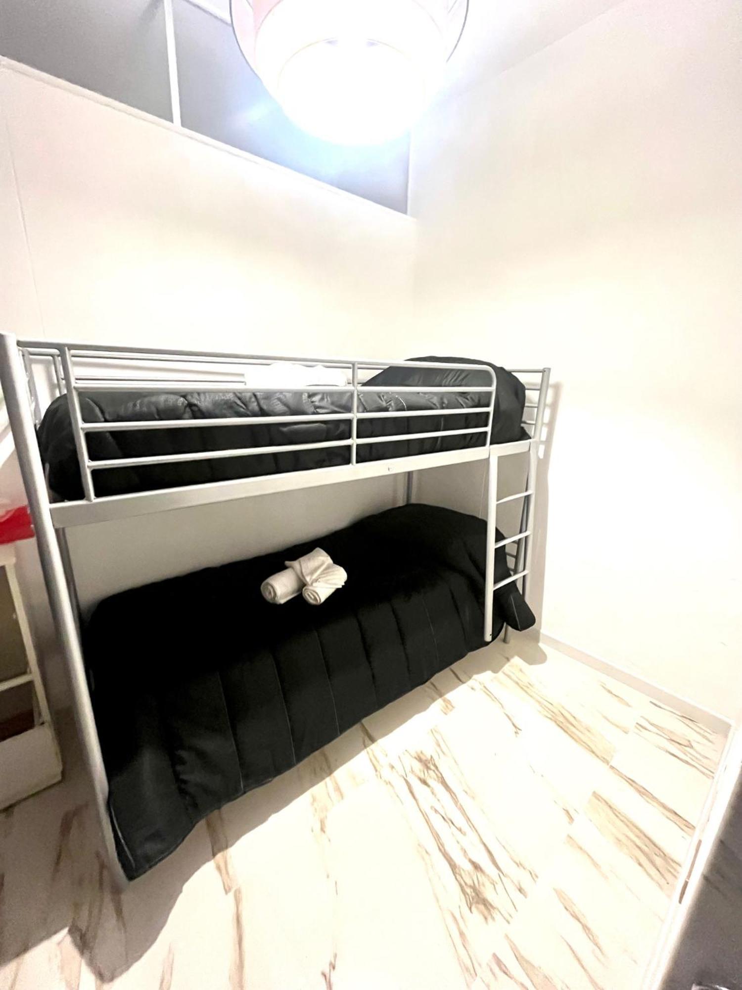 Mada'S Apartment Comfort Бари Экстерьер фото